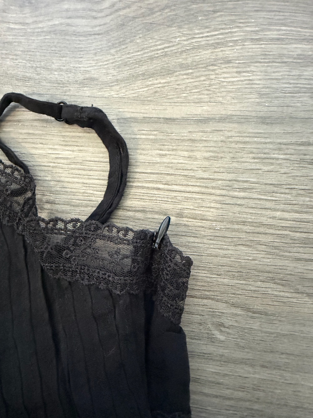 NWOT Black Dainty Fitted Lace-Trim Textured Cami Tank Top - Picture 4 of 4